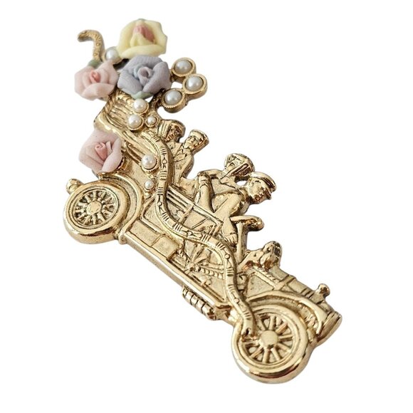 1928 Brand Porcelain Rose Car, Lady Passenger Driver Brooch Faux Pearl Pin - Picture 3 of 7